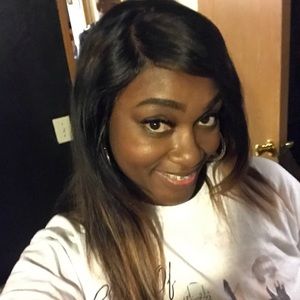 Meet your Posher, Cassandra